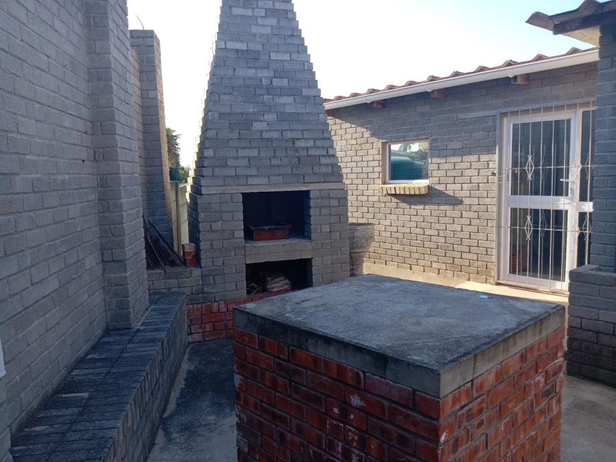 3 Bedroom Property for Sale in Despatch Central Eastern Cape